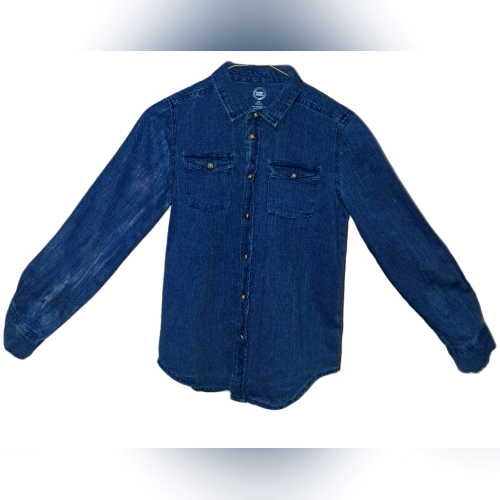 Like New W/O Tags long sleeve light-weight,very soft,button-up shirt in Indigo